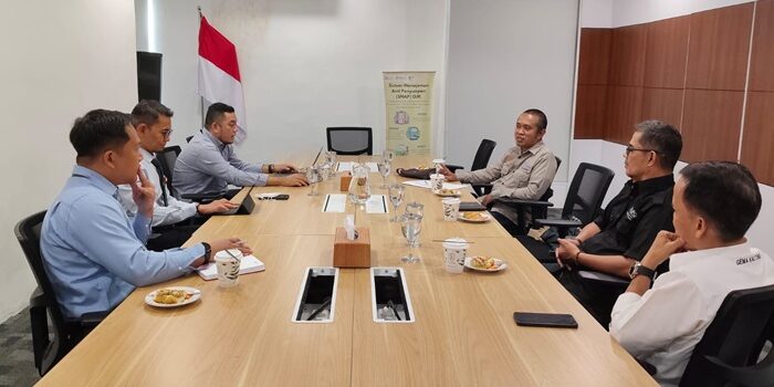 SILATURAHMI - Pengurus SMSI Kalimantan Tengah saat bersilaturahmi dengan OJK Kalimantan Tengah, Senin 24 Agustus 2026